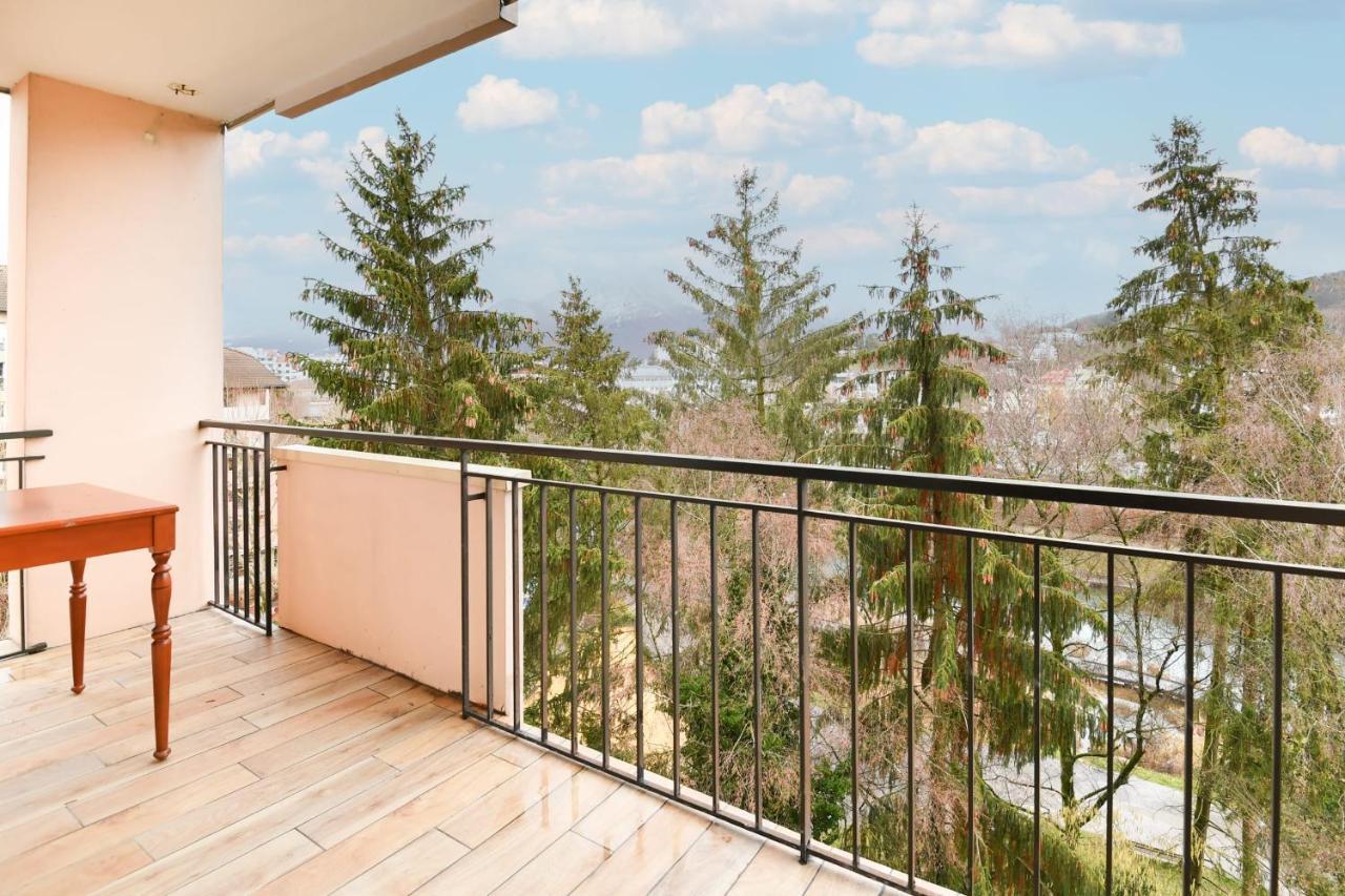 Nice Apartment With Balcony Very Close To The City Center Анси Екстериор снимка