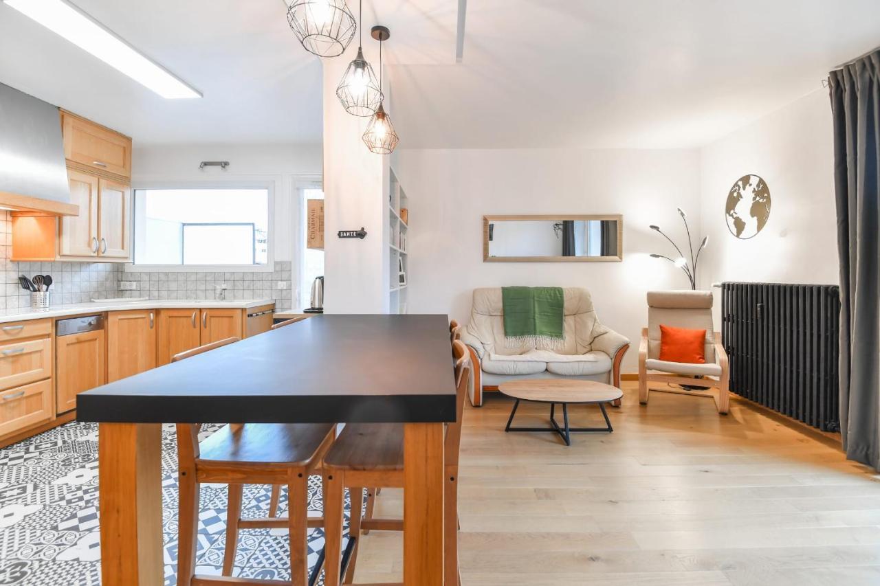 Nice Apartment With Balcony Very Close To The City Center Анси Екстериор снимка