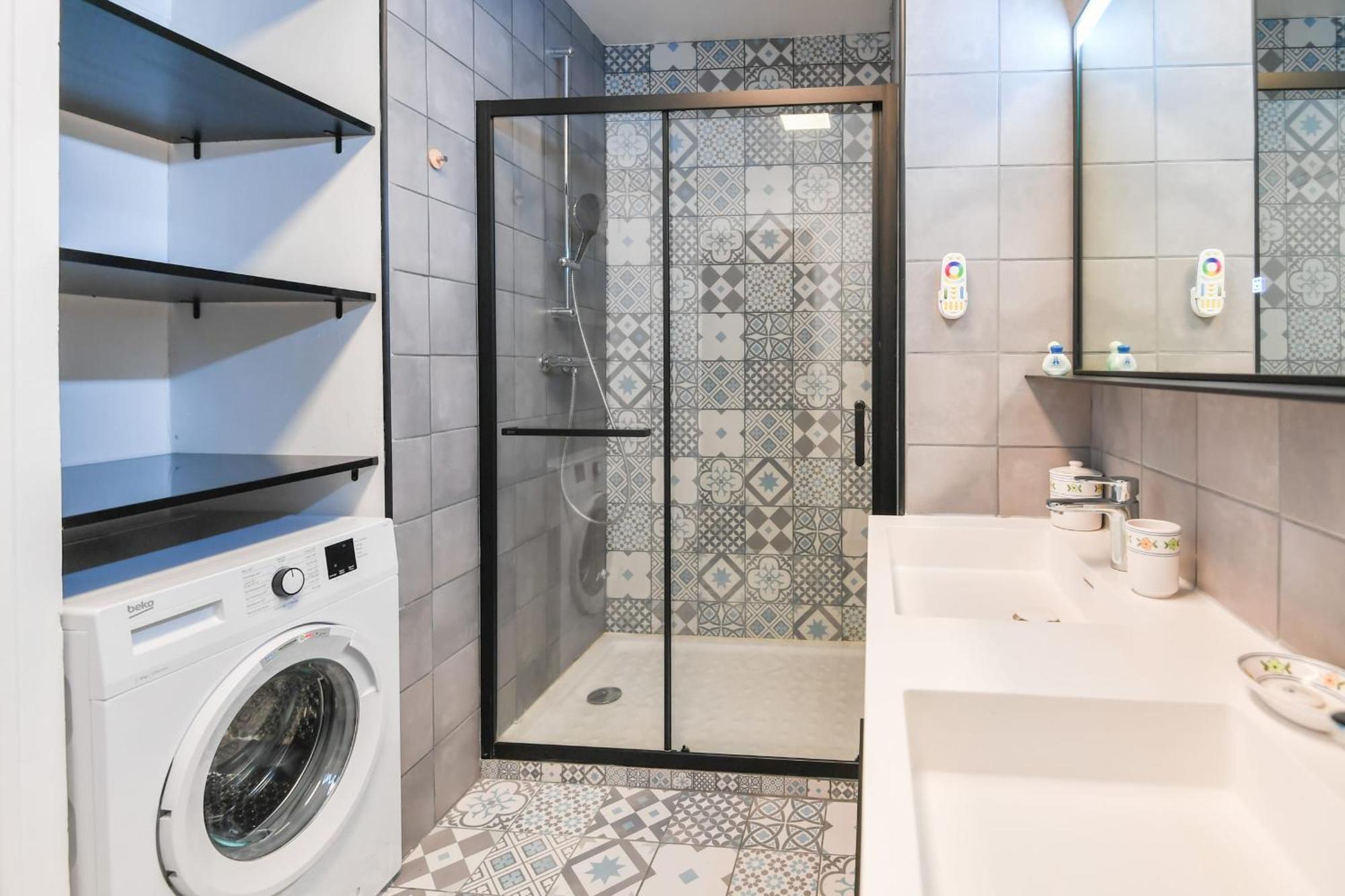 Nice Apartment With Balcony Very Close To The City Center Анси Екстериор снимка
